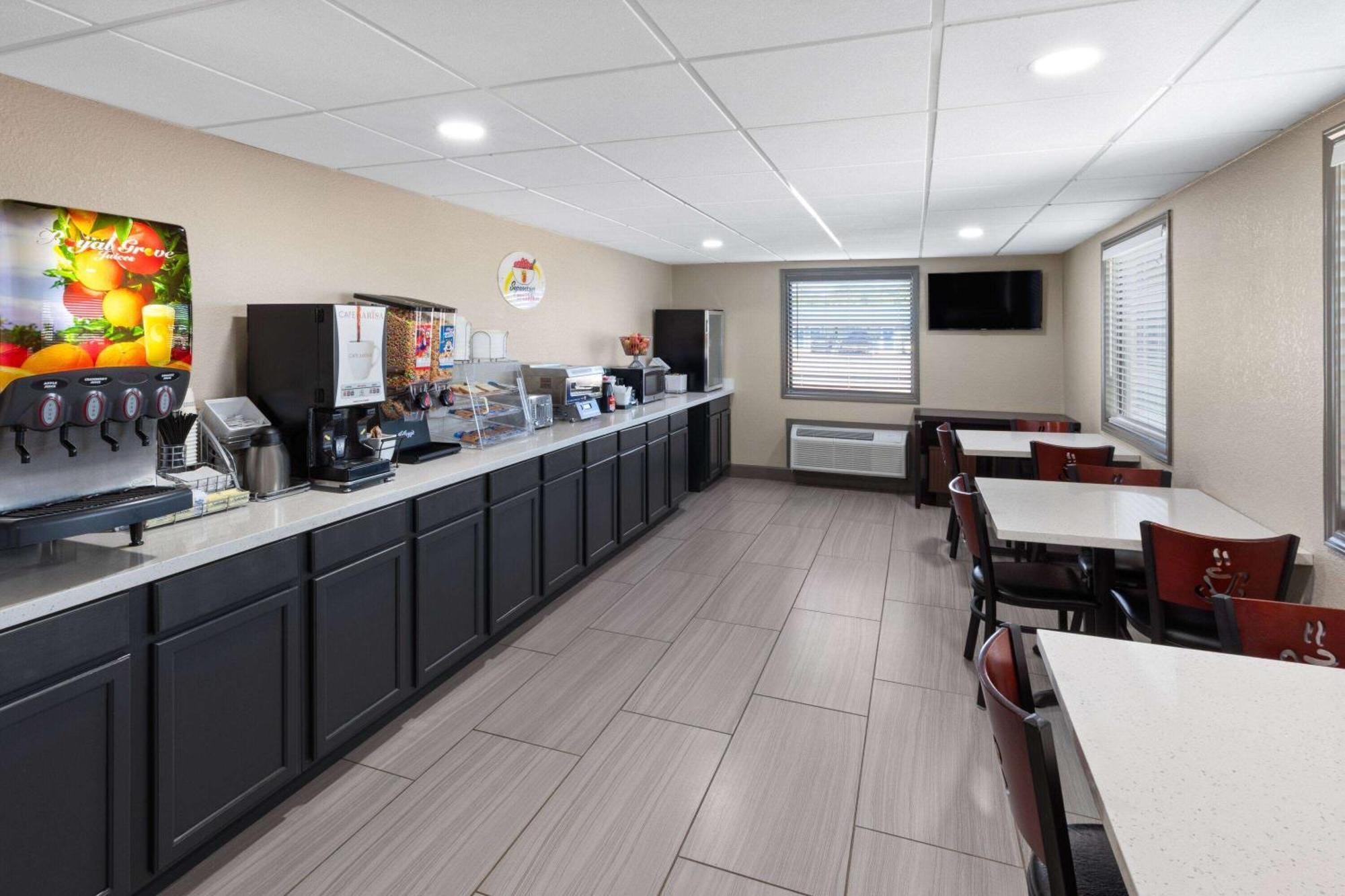 Super 8 By Wyndham Buffalo Luaran gambar